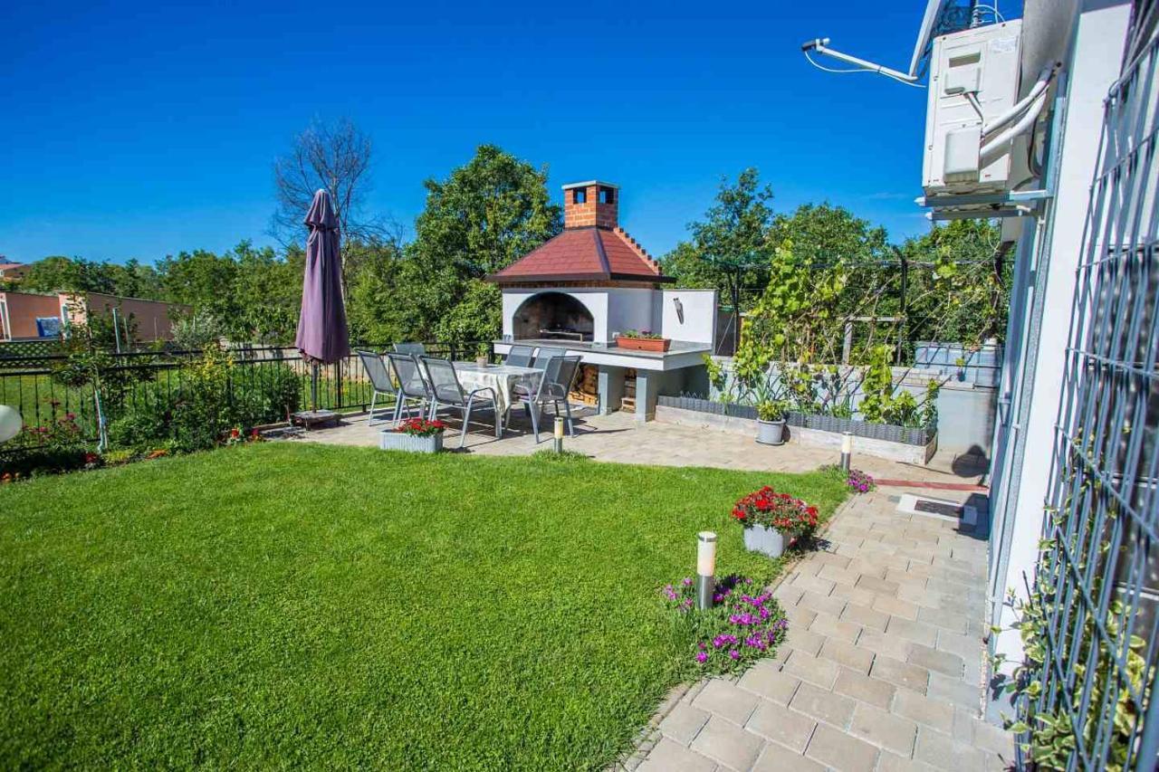 App Rosi Apartment Porec Exterior photo