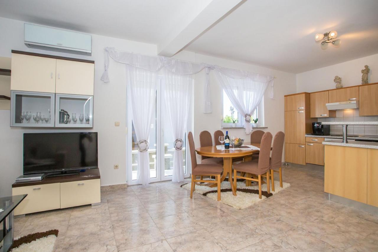 App Rosi Apartment Porec Exterior photo