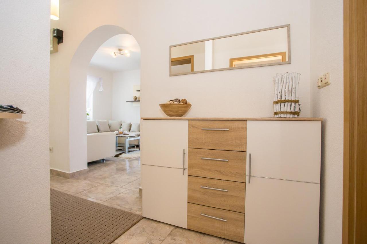 App Rosi Apartment Porec Exterior photo