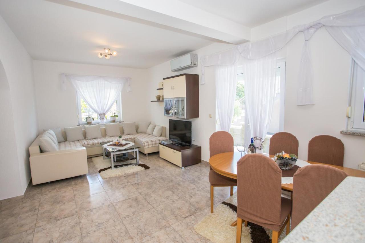 App Rosi Apartment Porec Exterior photo