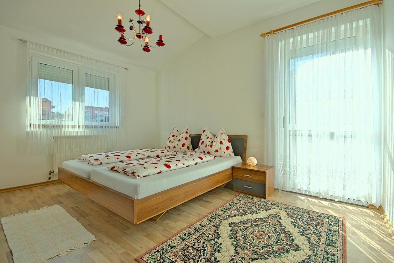 App Rosi Apartment Porec Exterior photo