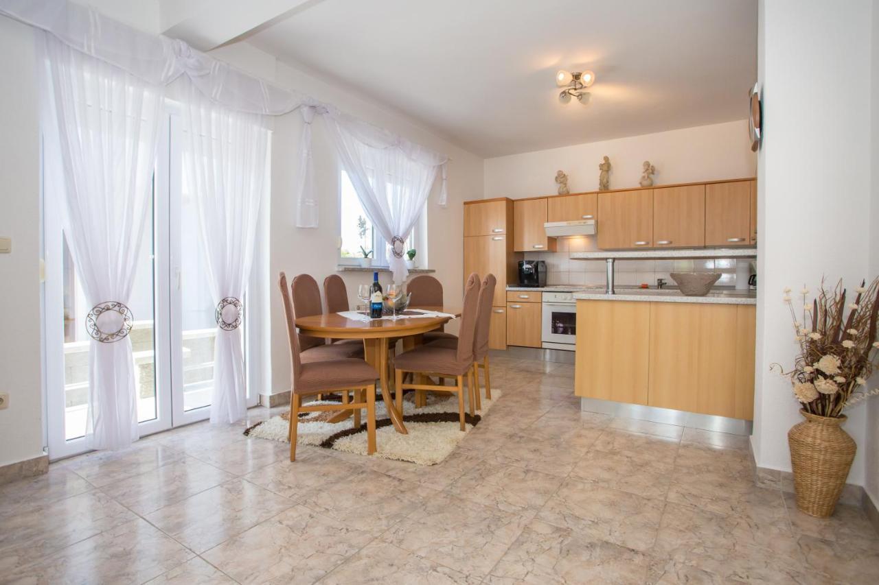 App Rosi Apartment Porec Exterior photo