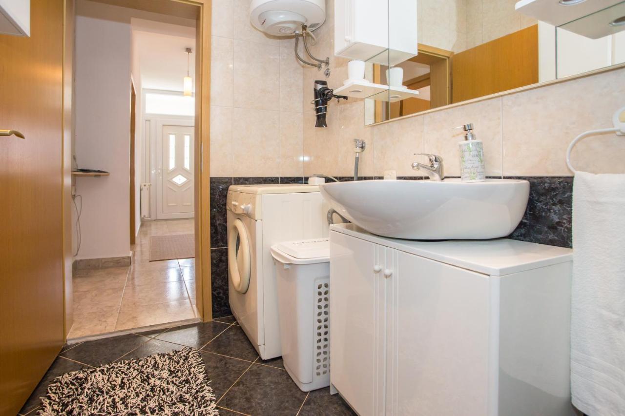 App Rosi Apartment Porec Exterior photo