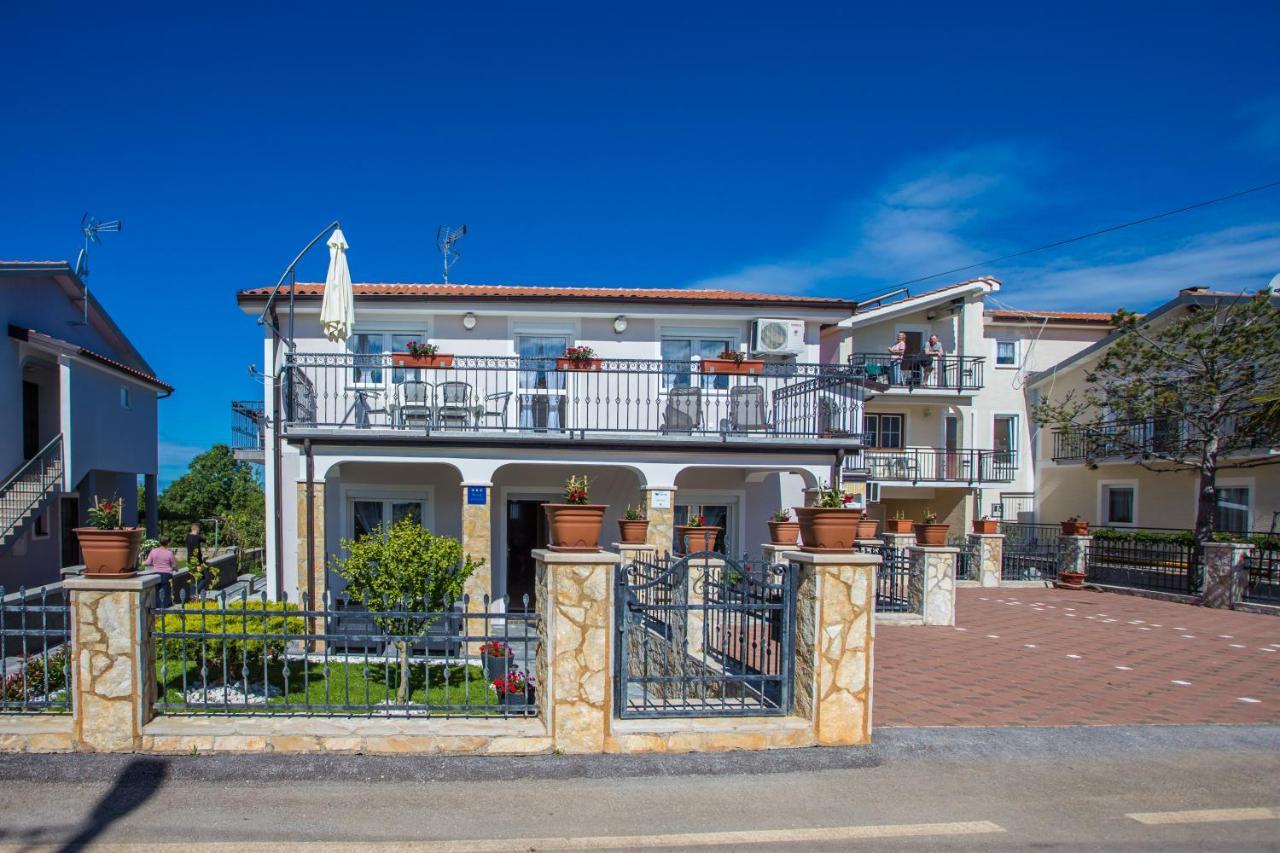 App Rosi Apartment Porec Exterior photo