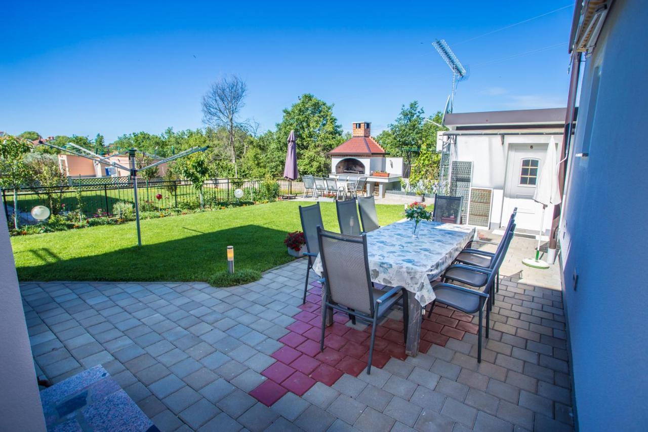 App Rosi Apartment Porec Exterior photo